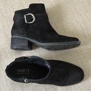 Born Distressed Suede Bootie Stacked Heel Side Zipper Buckle Detail Size 6/ 36.5